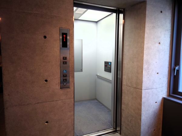 エレベーター