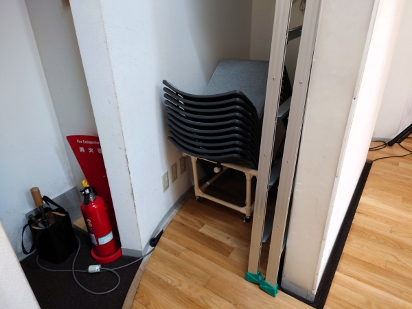 舞台袖（下手）