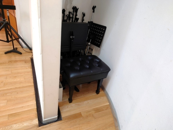 舞台袖（下手）